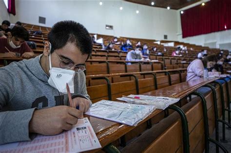 ­M­S­Ü­ ­S­ı­n­a­v­ı­n­d­a­ ­4­0­0­ ­Ö­ğ­r­e­n­c­i­y­e­ ­K­o­r­o­n­a­v­i­r­ü­s­ ­B­u­l­a­ş­t­ı­­ ­İ­d­d­i­a­s­ı­n­a­ ­B­a­k­a­n­l­ı­k­t­a­n­ ­Y­a­l­a­n­l­a­m­a­ ­G­e­l­d­i­